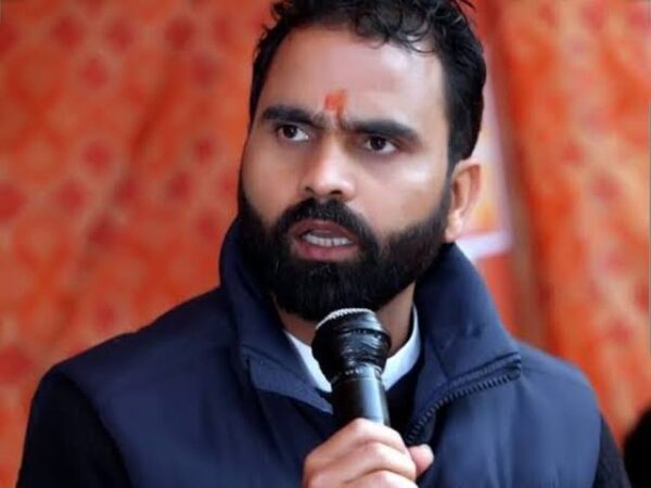 टिहरी लोकसभा सीट पर क्या दीपक बिजल्वाण पर दांव लगाएगी कांग्रेस ? ……