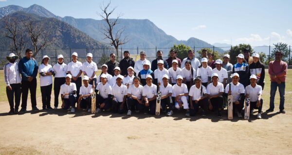 चमोली : मतदाता जागरूकता के लिए अंतर्राष्ट्रीय महिला दिवस पर हुई महिला क्रिकेट प्रतियोगिता