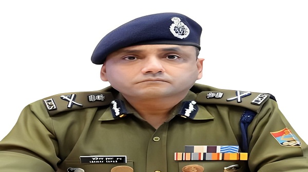 डीजीपी अभिनव कुमार ने राज्य की यातायात व्यवस्था एवं सड़क सुरक्षा के सम्बन्ध में ली बैठक, दिए यह दिशा निर्देश