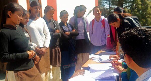 चमोली में विशेष मतदाता शिविर आयोजित कर स्वीप ने ढाई सौ नए मतदाताओं का किया पंजीकरण