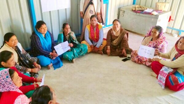 चमोली : स्वीप के तहत चमोली में चौपाल आयोजित कर महिला मतदाताओं को किया जागरूक