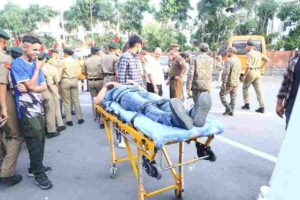 देहरादून में हवाई हमला, सायरन बजा, शहर में ब्लैक आउट, प्रशासन ने सिविल डिफेंस मॉक अभ्यास में परखी तैयारी