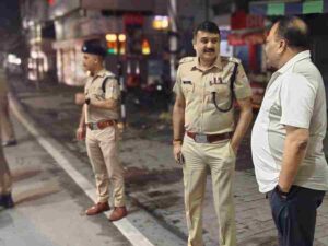 सम्पूर्ण जनपद में दून पुलिस द्वारा अलर्टनेस के साथ की जा रही चेकिंग, एसएसपी दून समेत समस्त अधिकारी क्षेत्र में मौजूद रह कर चेकिंग व्यवस्था का ले रहे जायजा, पूरे जनपद में व्यापक स्तर पर चलाया जा रहा सघन चेकिंग अभियान