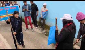 एनएसएस शिविर के चौथे दिन पोस्टर प्रतियोगिता व स्वच्छता रैली का आयोजन