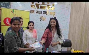 प्रज्ञा फाउंडेशन की संस्थापक प्रज्ञा दीक्षित ने समाज के बीच जागरूकता और सेवा की पेश की मिसाल,  सैकड़ों महिलाओं और युवतियों को स्वास्थ्य, स्वच्छता और मासिक धर्म के दौरान अपनाई जाने वाली जरूरी सावधानियों के प्रति किया जागरूक