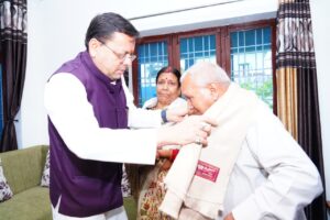 मुख्यमंत्री धामी ने 15 अगस्त की पूर्व संध्या पर शहीद अमित कुमार अणथ्वाल के परिजनों से की भेंट, किया सम्मानित