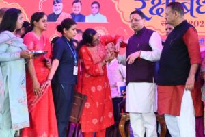 रक्षा बंधन समारोह में लगभग 20 हजार बहनों ने मंत्री गणेश जोशी की कलाई पर बांधा रक्षा सूत्र, 20 हजार बहनों का स्नेह और आशीर्वाद कैबिनेट मंत्री गणेश जोशी की जनसेवा का प्रमाण – मुख्यमंत्री