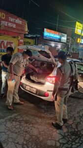 भारी बरसात के बीच दून पुलिस की “नाईट स्ट्राइक”, भारी बरसात के बीच दून पुलिस की “नाईट स्ट्राइक”